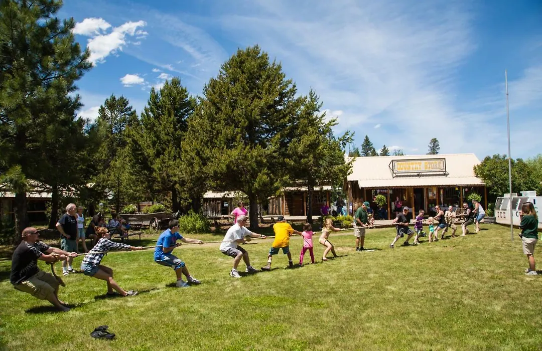Bend-Sunriver Camping Resort 24 Ft. Yurt 12-1