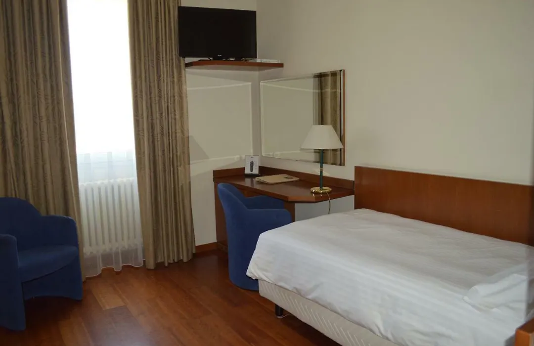 City Hotel-1