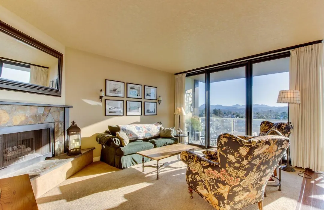 Sand & Sea: Coastal Cove-1