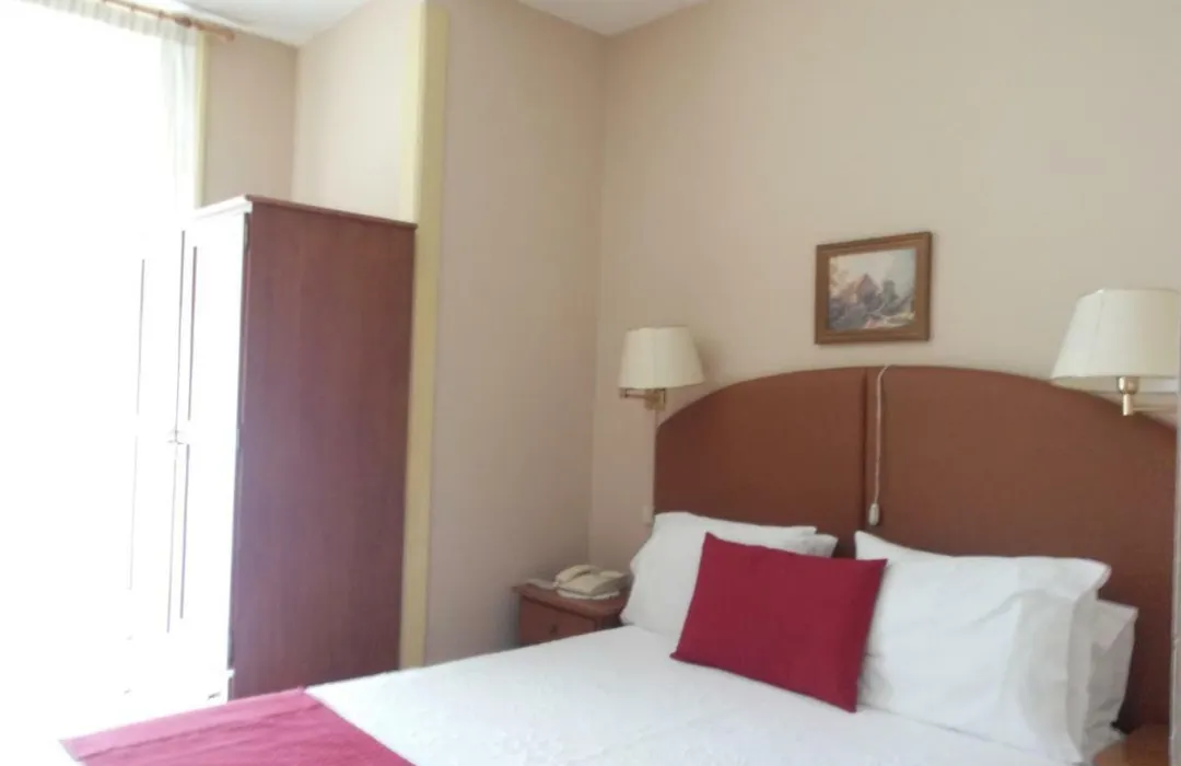 Hotel Larbelo-1