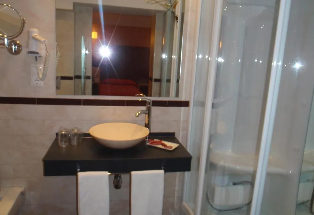 Hostal CC-1