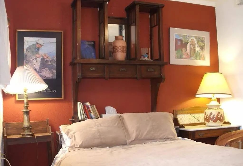 Lundeen Inn Of The Arts-1