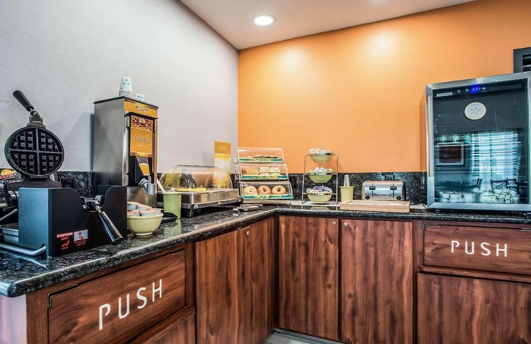 Quality Suites Lake Charles Downtown-1