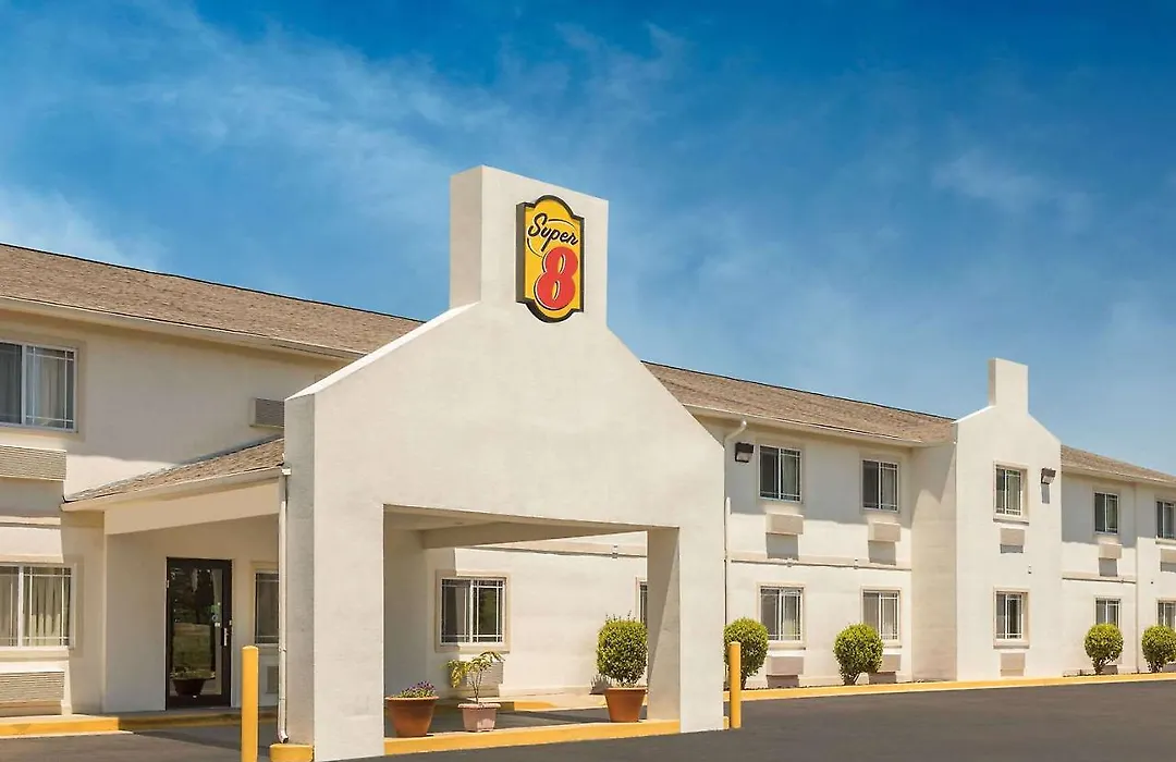 Super 8 By Wyndham Vicksburg-1