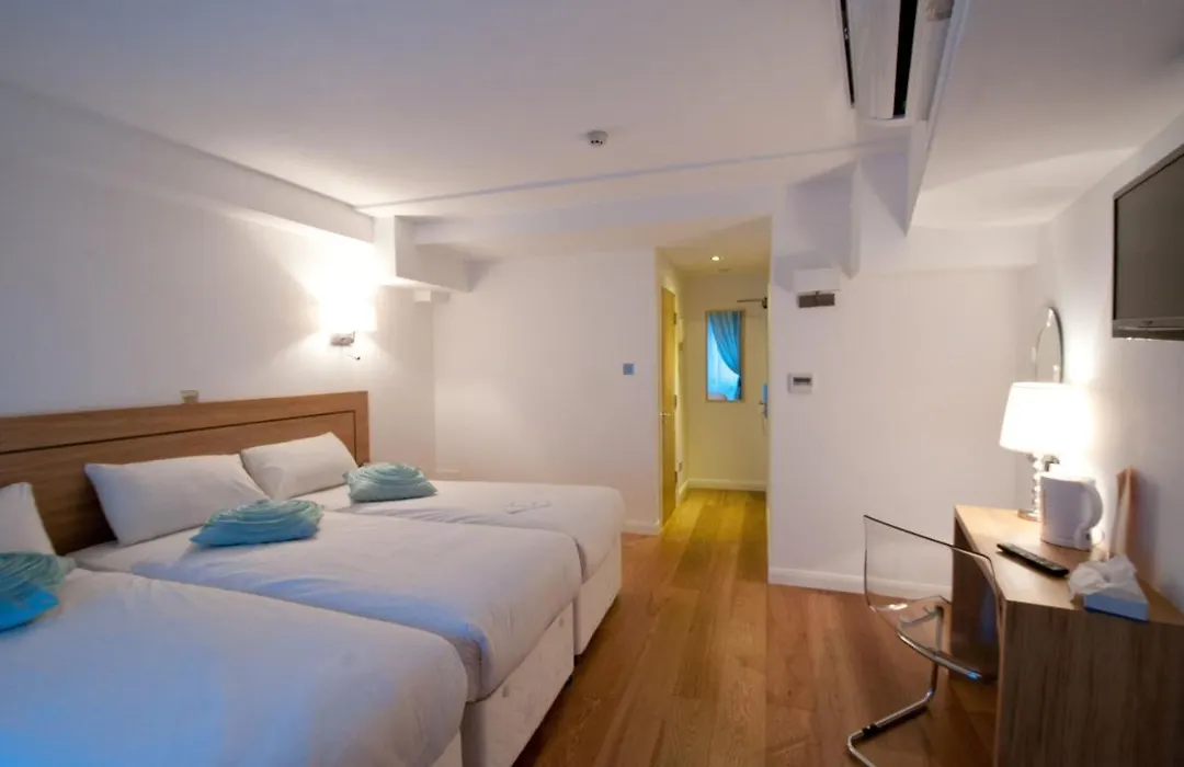 Ambassadors Hotel-1