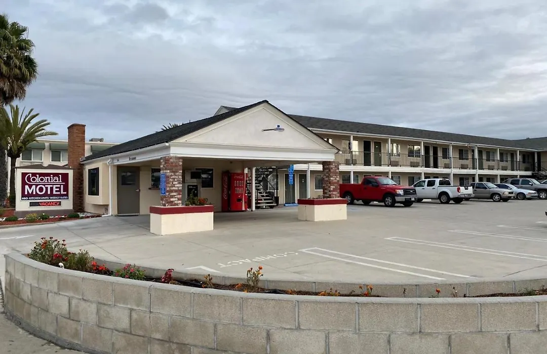 Colonial Motel-1