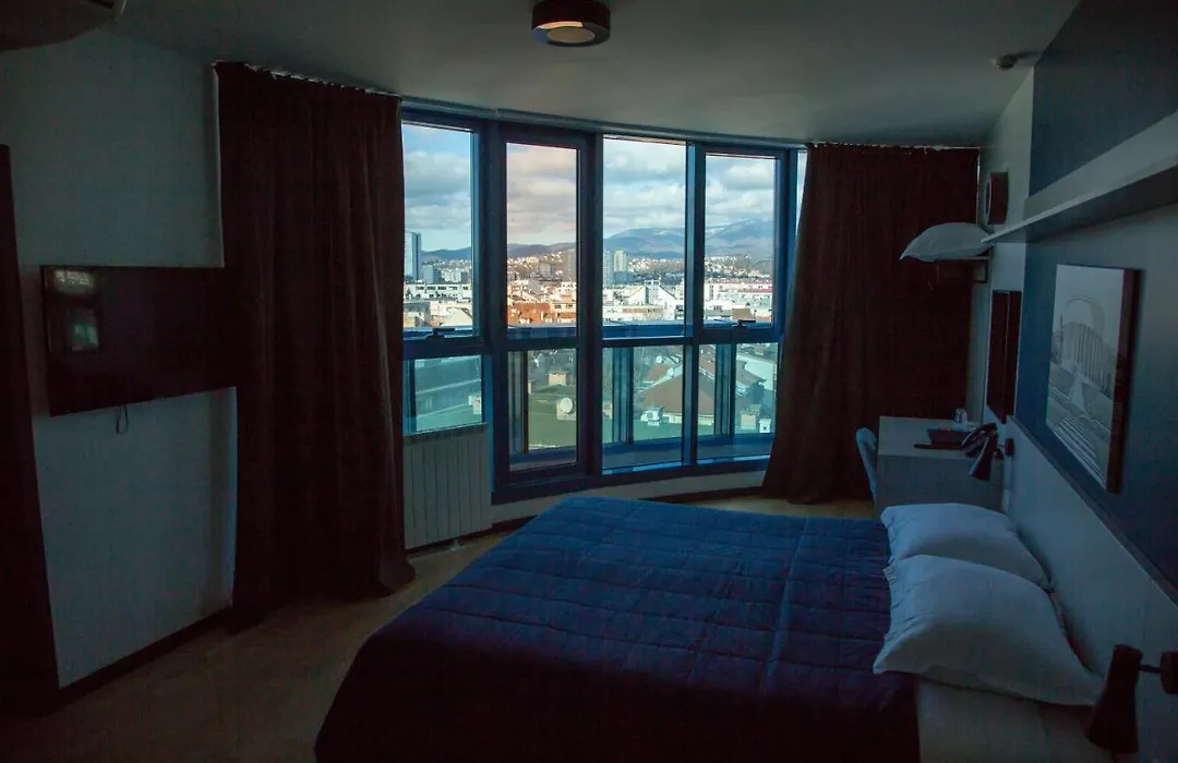 Hotel Blue-1