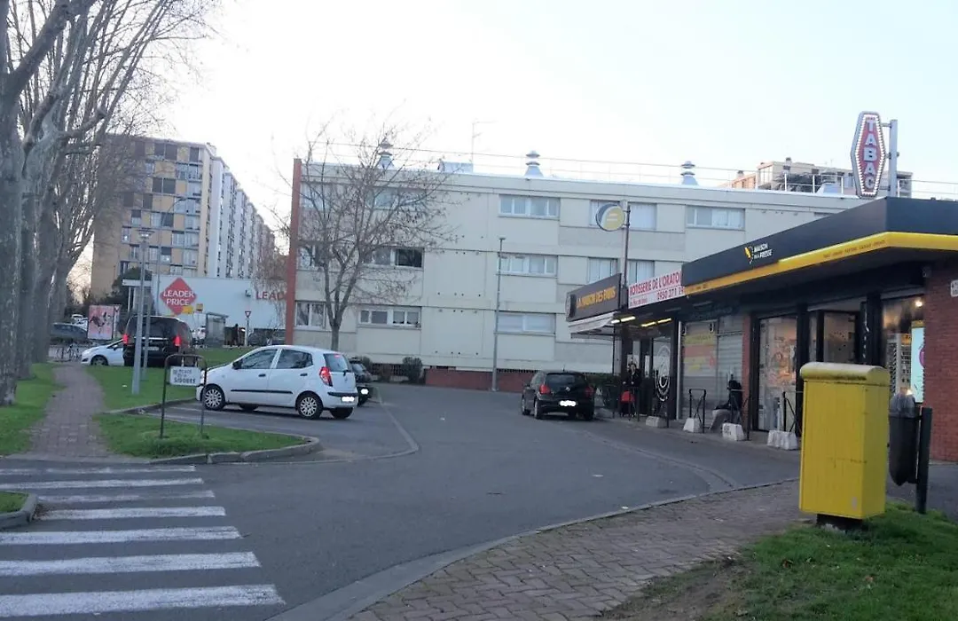 Chambre 1 PERSONNE et STUDIO 1 personne Avec Entrée Libre et Salle de Bain Privée-1