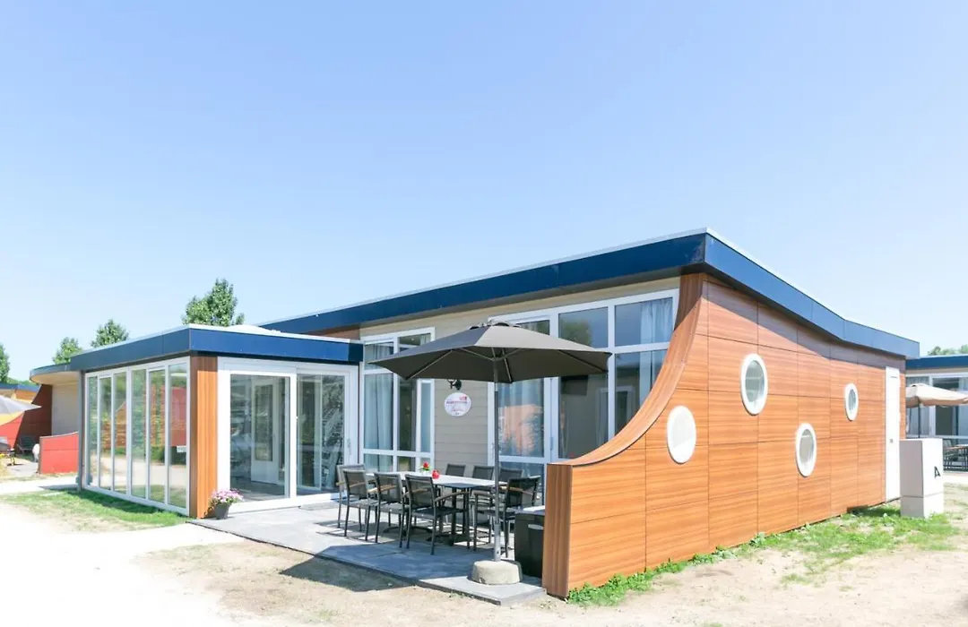 6p Luxe bungalow met serre-1