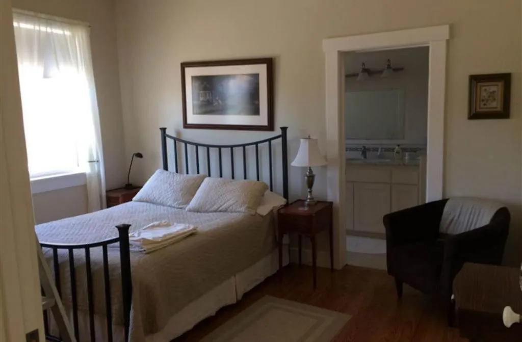 Fog'S End B&B-1
