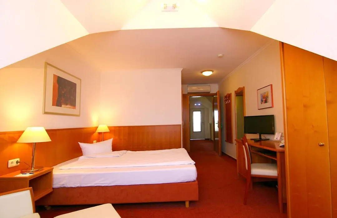 Vinothek Hotel - Boardinghouse-1