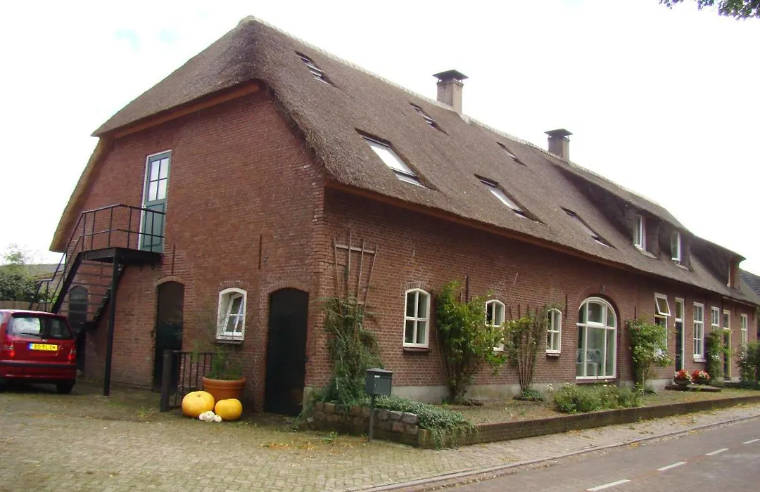 B&B Onder Ons Riet-1
