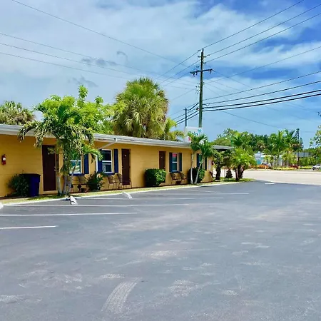 Glades Motel - Naples-3