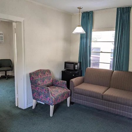 Azalea Inn & Suites-3