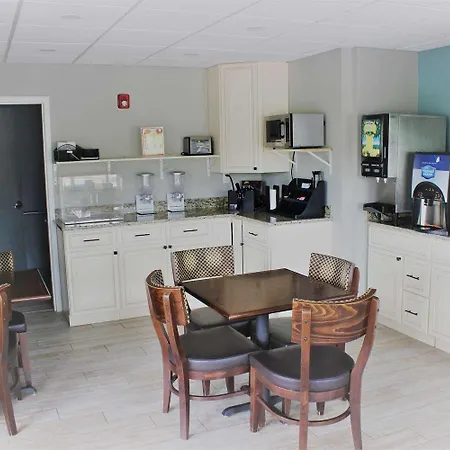 Riverfront Inn Conway-3