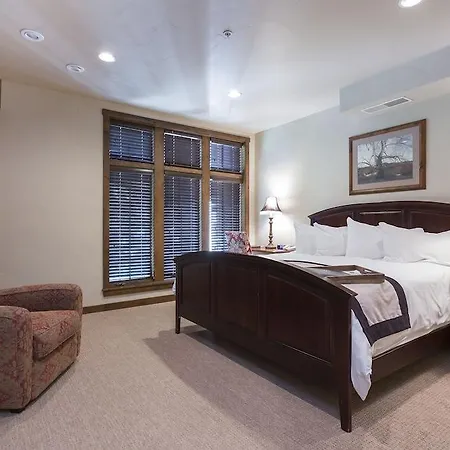 Silver Baron Lodge-2