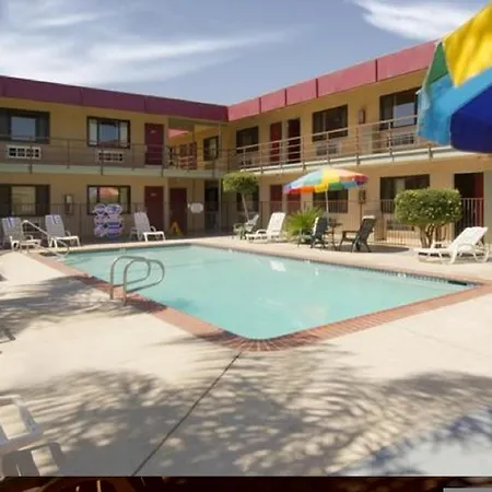 Red Roof Inn Bakersfield-3