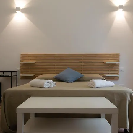 Piazza Florio Rooms-3
