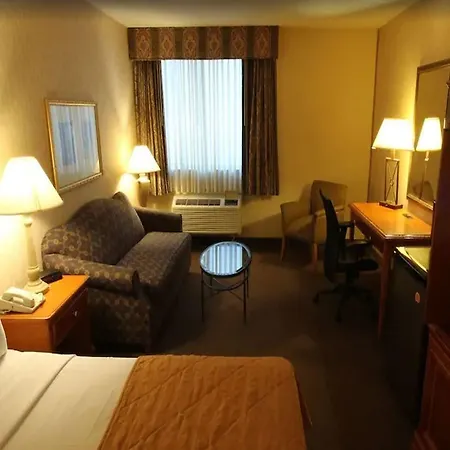 Clarion Hotel Park Central-3