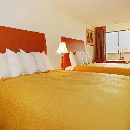 Quality Inn & Suites Bakersfield-3
