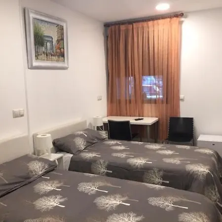 Rooms H Skyline-3