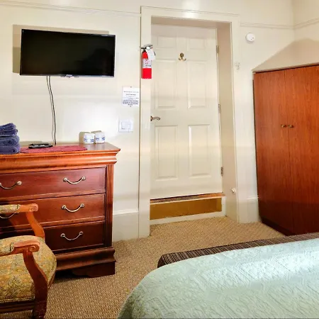 Lions Inn Bed & Breakfast-3