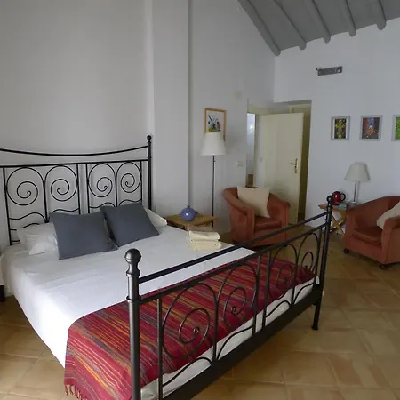 Salvatierra Guest House-2