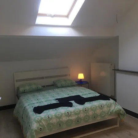 Leonard Room-3