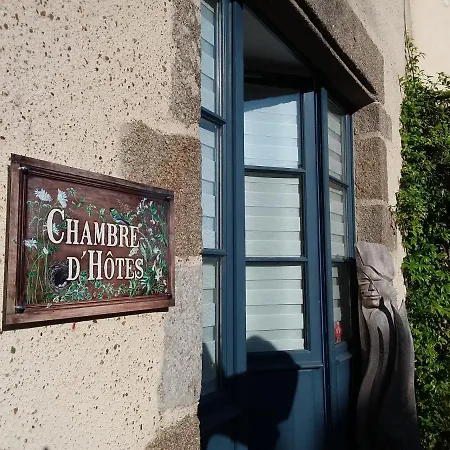 La maison du sculpteur à Tiffauges proche Puy du F-2