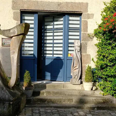 La maison du sculpteur à Tiffauges proche Puy du F-3