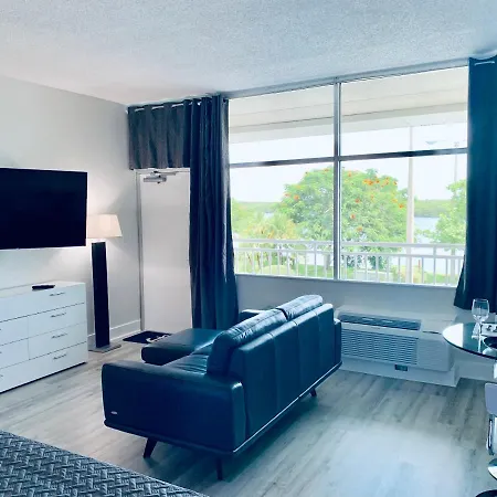 Resort Condo, Private Beach, Balcony With Water Views Bayside Retreat-2
