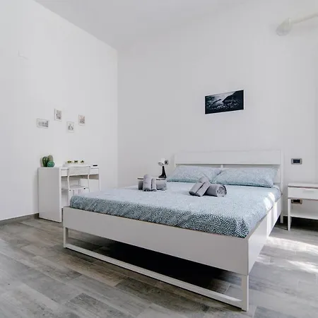 Downtown Rooms-2