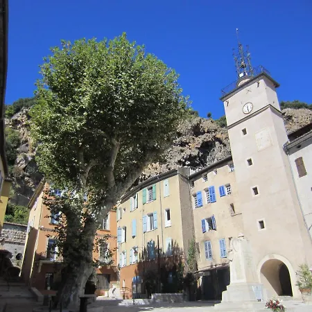 L' Esmerand-2