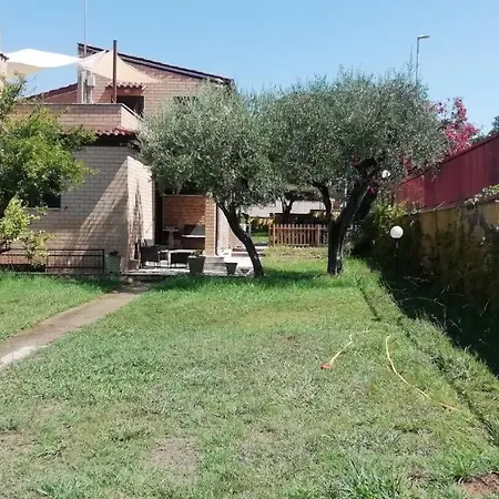 Monolocali e stanze in Villa a 350 mt spiaggia libera Lido delle Sirene-3