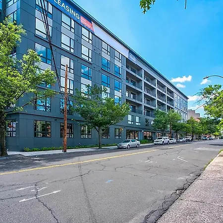 Luxury Furnished Apartments By Hyatus Downtown At Yale-3