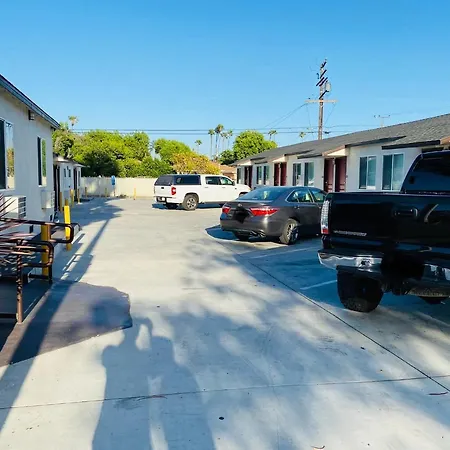 Cozy Motel-2