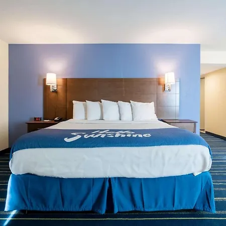 Days Inn By Wyndham Hartford/Closest Downtown-3