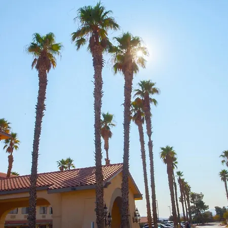 Ramada By Wyndham Barstow-3