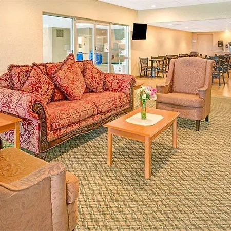 Travelodge By Wyndham Lincoln Airport I-80-2