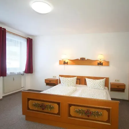 Hotel Alpenblick Berghof-3