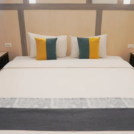 Sea Breeze Jomtien Resort-3