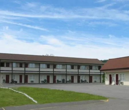 Red Carpet Inn And Suites Cooperstown-2