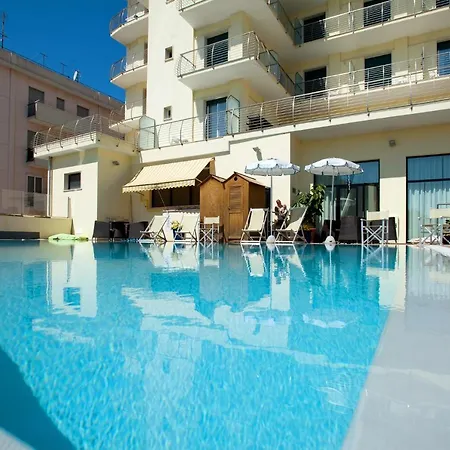 Excelsior Hotel E Appartamenti-3