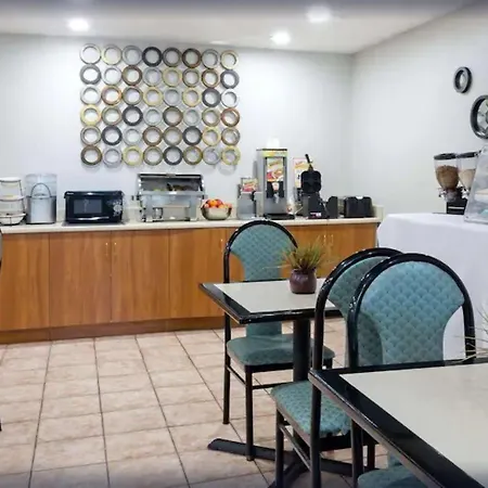 Microtel Inn & Suites By Wyndham Brunswick-3