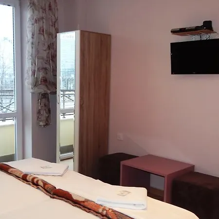 Guest Rooms Kom-3