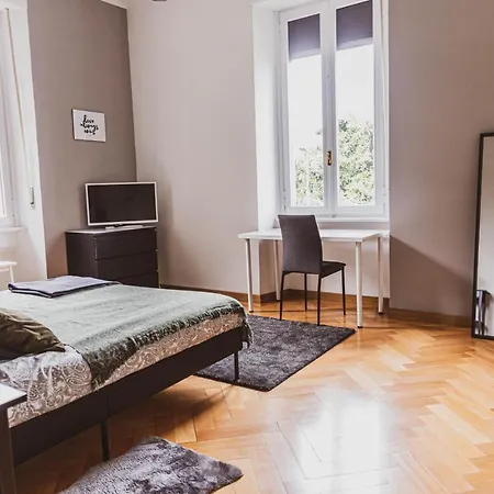 Room Gatsby- Your Space With Garden In The City Center-2