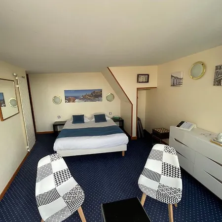 Hotel De La Mer-3