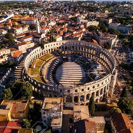 Pula Center Arena Belvedere Apartments And Rooms-3