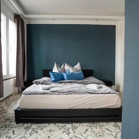 Little Suite-2