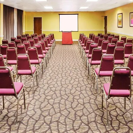 Ramada By Wyndham Salt Lake City North Temple-2